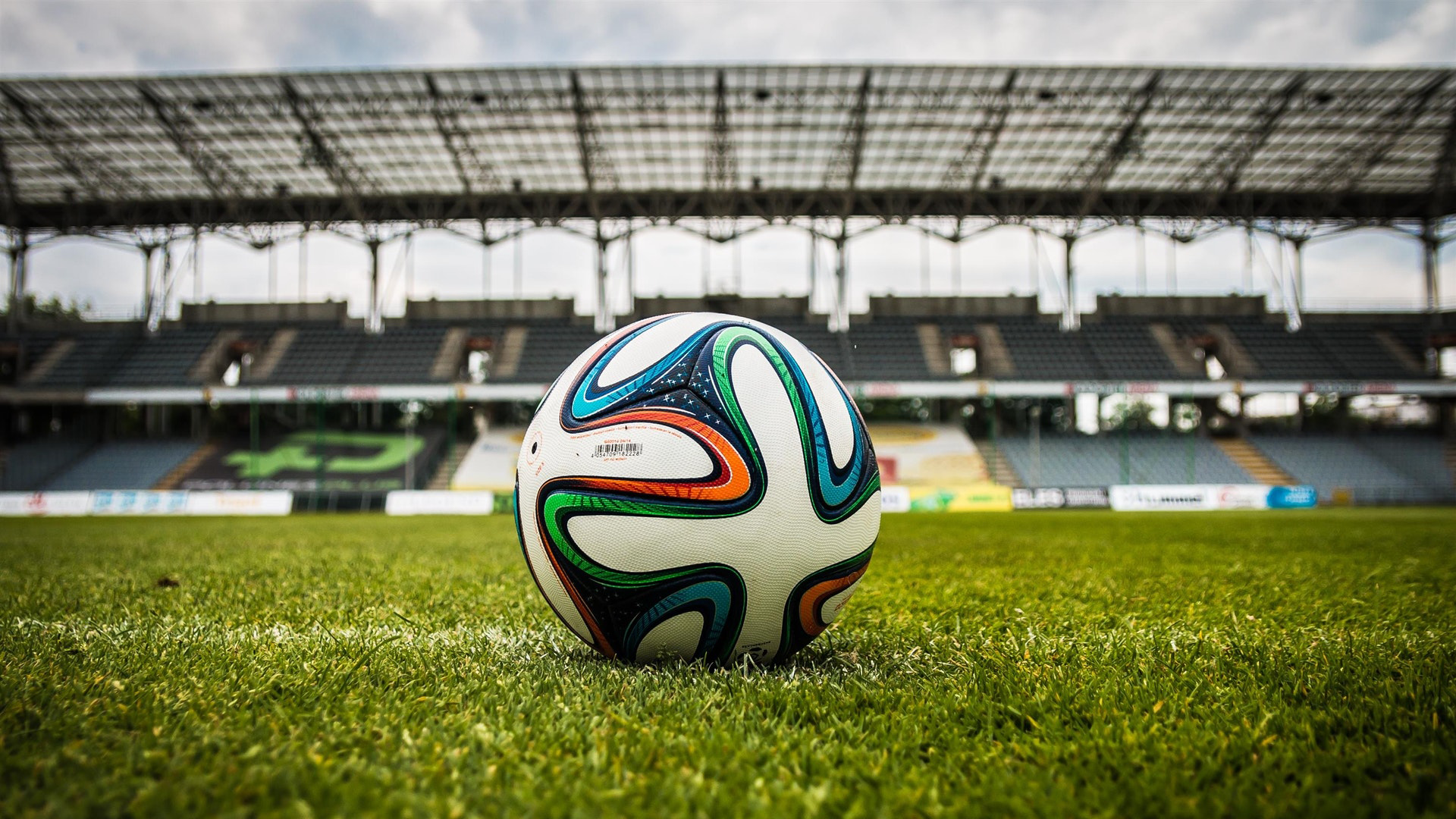 Britský zákaz vysílání fotbalových zápasů v sobotu odpoledne je pod hrozbou - Anglická Premier League